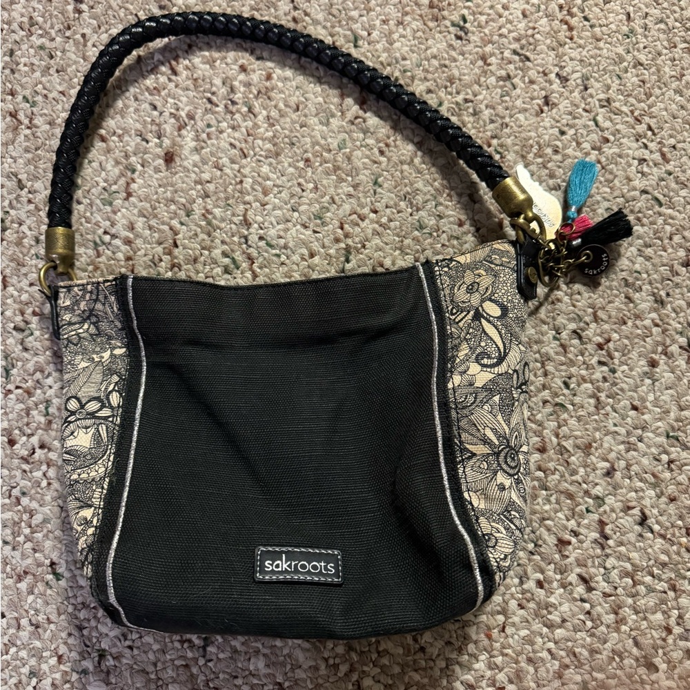 Sakroots shoulder bag.